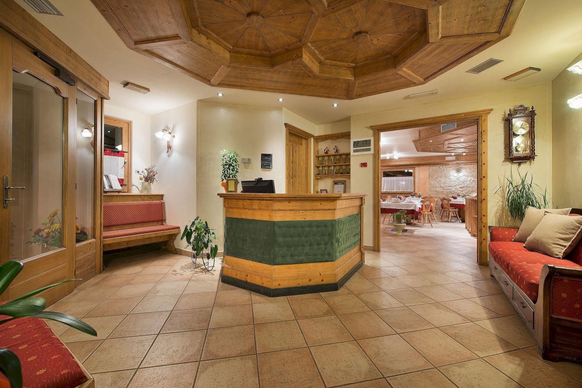Hotel Costanza Mountain Holiday Livigno Exterior foto